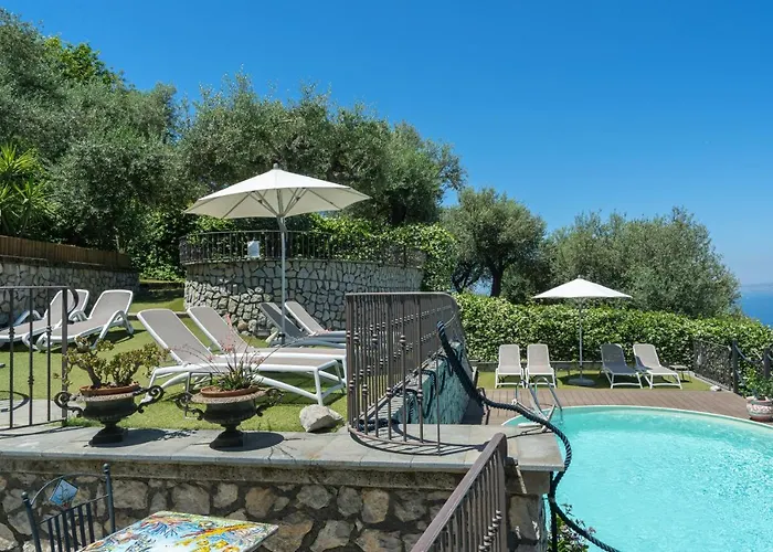 Frühstückspension Denise 4*