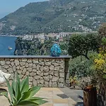Denise Oda ve Kahvaltı Vico Equense