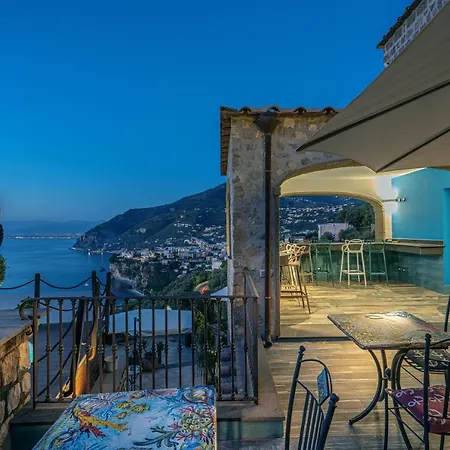 Denise Oda ve Kahvaltı 4*